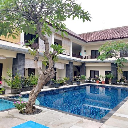 Radha Bali Hotel Кута Экстерьер фото