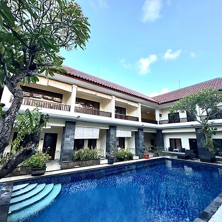Radha Bali Hotel Кута Экстерьер фото