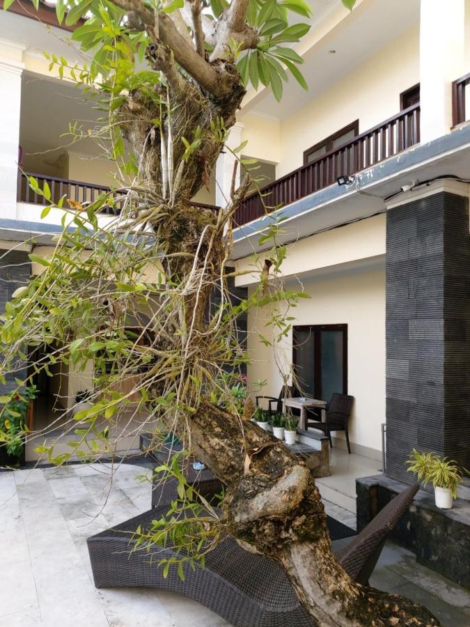 Radha Bali Hotel Кута Экстерьер фото