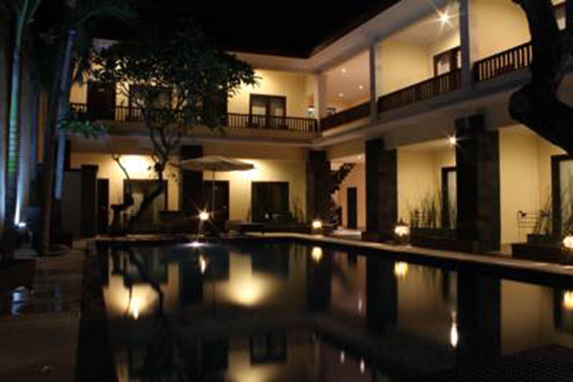 Radha Bali Hotel Кута Экстерьер фото