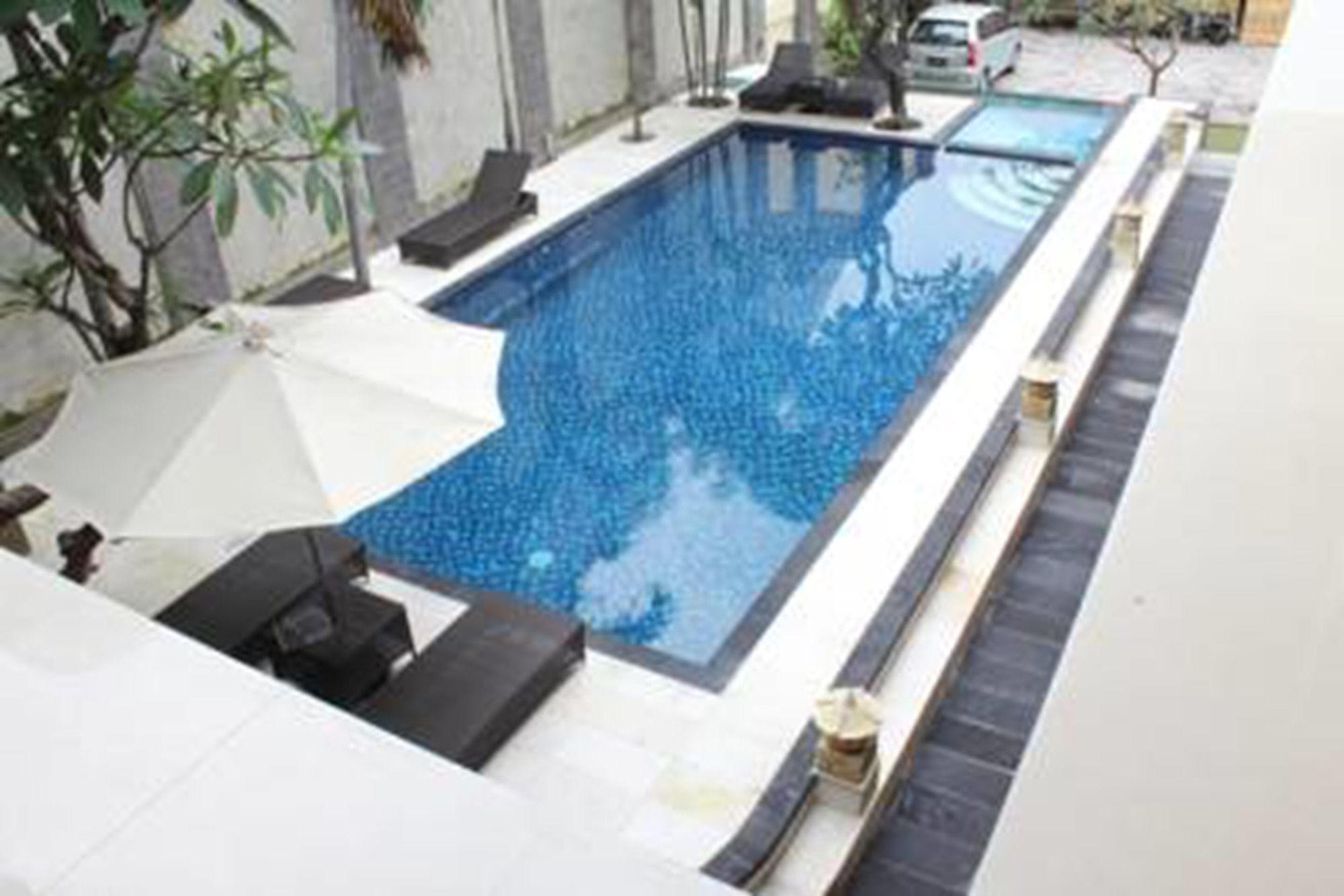 Radha Bali Hotel Кута Экстерьер фото