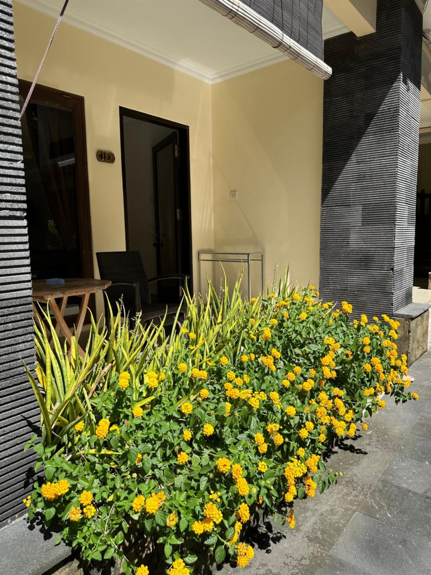 Radha Bali Hotel Кута Экстерьер фото