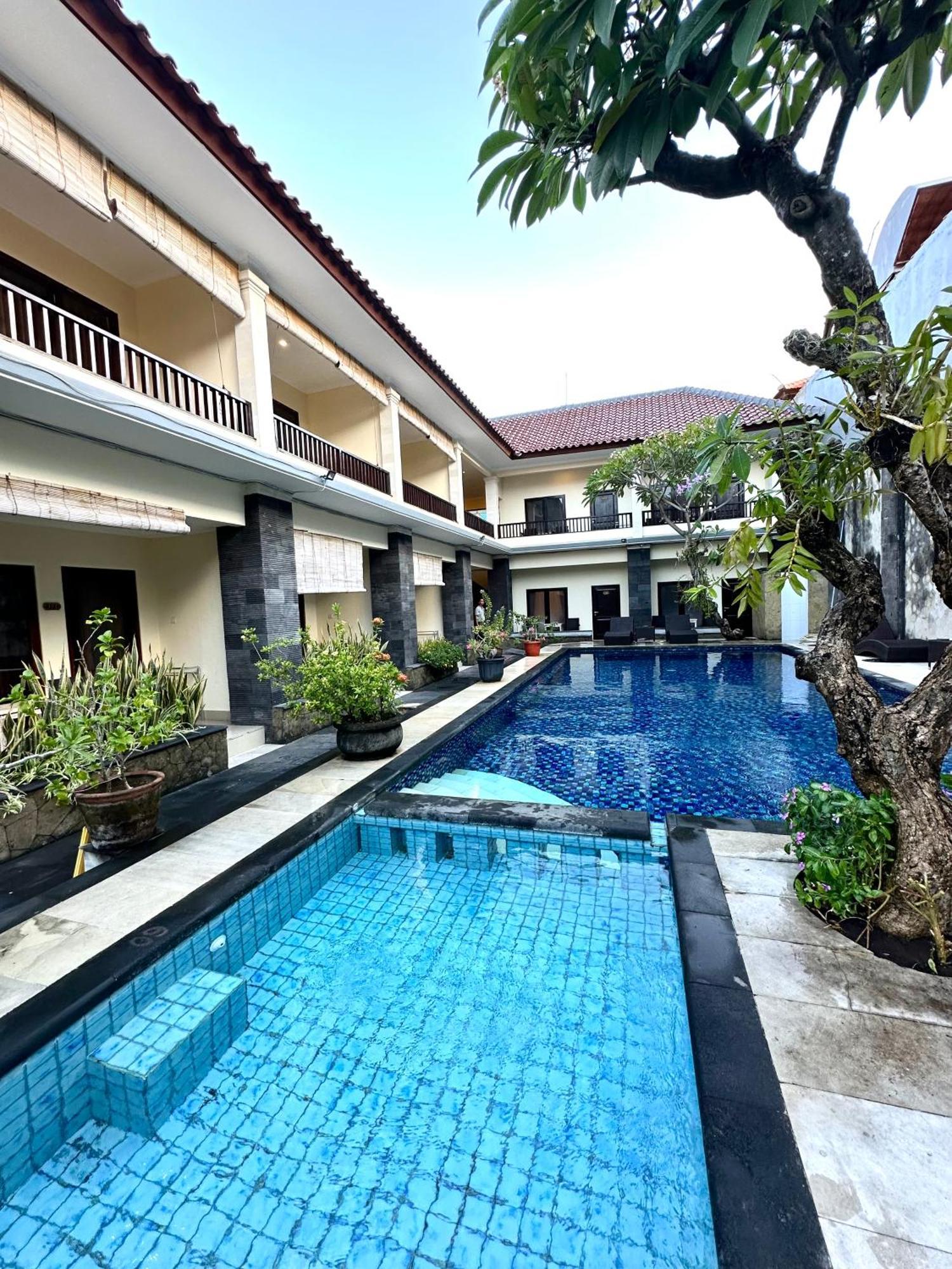 Radha Bali Hotel Кута Экстерьер фото